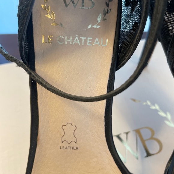 Le Chateau Women’s heels. Size 6 - Picture 4 of 6